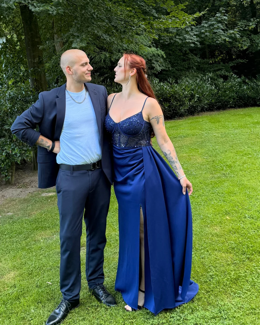 Mimi und Jerry in Abendgarderobe – gemeinsam als RoomieZ